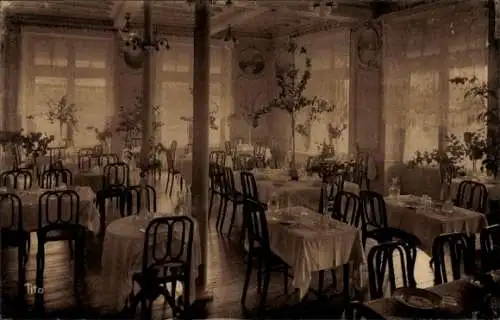 Ak Lourdes Hautes Pyrénées, Elegantes Restaurant, Tische mit weißen Tischdecken, Pflanzen, ruh...