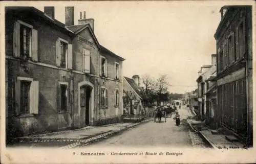 Ak Sancoins Cher, Straße mit Häusern, Gendarmerie, Pferdewagen, Landschaft im Hintergrund