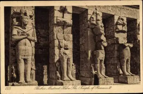 Ak Theben Ägypten, Tempel von Rameses III, Theben, Statuen, Monumentale Säulen