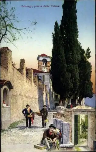 Ak Brissago Lago Maggiore Kanton Tessin, Malerei eines Platzes, Kirche, Bäume, Menschen, Altstadt