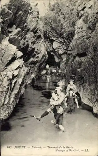 Ak Kanalinsel Jersey, Plemont, Traversee de la Grotte, Passage of the Grot