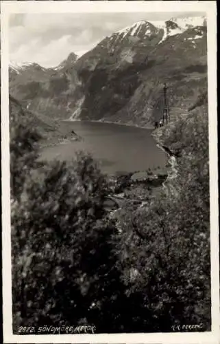 Ak Norwegen, Fröisöen i Nordfjord, Schöne Landschaft, Bergseen, Schneebedeckte Berge, Schwarz-Wei