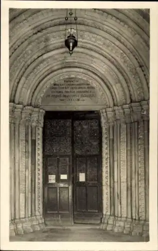Ak Gurk in Kärnten, Romanisches Hauptportal, Holzplastiken von 1230, beeindruckende Architektur