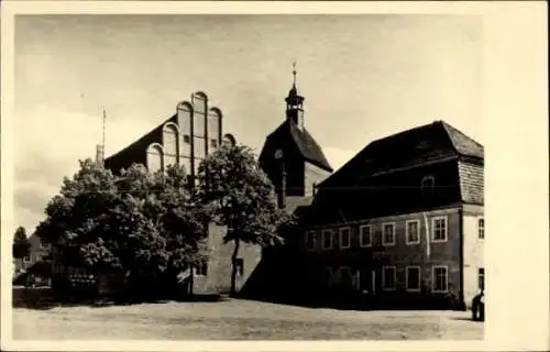 Ak Mühlberg an der Elbe, Kirche,  Architektur, Bäume, Gebäude