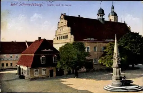 Ak Bad Schmiedeberg, Markt und Rathaus, Brunnen