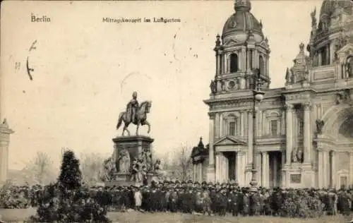 Ak Berlin Tiergarten Moabit, Statue, Menschenmenge, Konzert, s Gebäude, Luftgarten