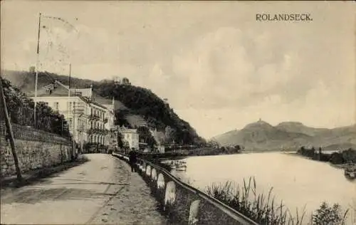 Ak Rolandseck Remagen am Rhein, Flusslandschaft, Hügel, Gebäude, Bäume, nstil