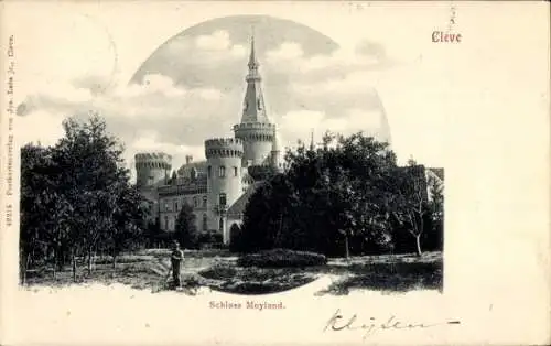 Ak Bad Cleve Kleve am Niederrhein, Schloss Moyland, Gebäude mit Türmen, umgeben von Bäumen, Mensc