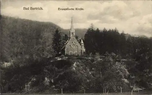 Ak Bad Bertrich an der Mosel Eifel, Evangelische Kirche, ländliche Umgebung, Berglandschaft