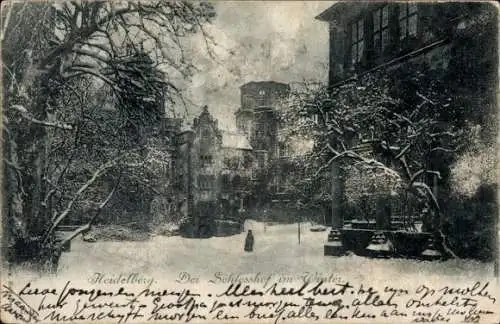 Ak Heidelberg am Neckar, Schlosshof im Winter, verschneite Landschaft, alte Gebäude