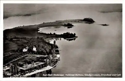Ak Mettnau Radolfzell am Bodensee, Luftaufnahme der Halbinsel Mettnau, Strandbad, Café, Scheffelm