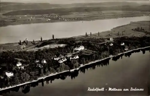 Ak Mettnau Radolfzell am Bodensee, Luftaufnahme von Radolfzell, Bodensee, Ruheplatz am Wasser, ec
