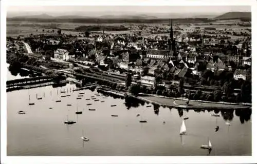 Ak Radolfzell am Bodensee, Luftaufnahme eines Stadtteils,  Architektur, Boote im Wasser