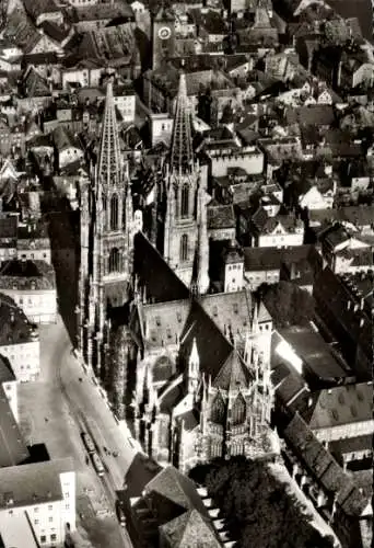 Ak Regensburg an der Donau Oberpfalz, Luftaufnahme des Regensburger Doms,  Architektur, Stadtansi