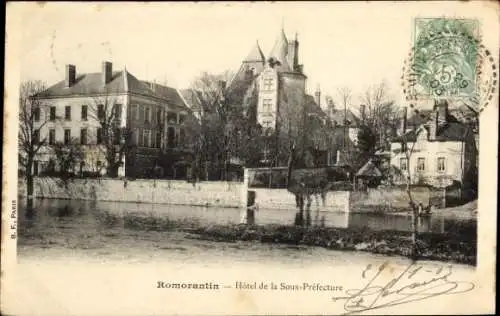 Ak Romorantin Lanthenay Loir et Cher, Blick auf das Hôtel de la Sous-Préfecture, Fluss, Bäume