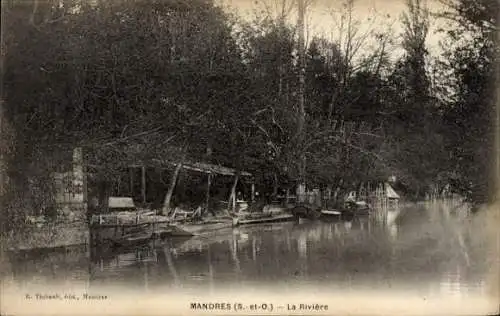 Ak Mandres les Roses Val de Marne, Wasserweg, Boote, Bäume, ruhige Landschaft