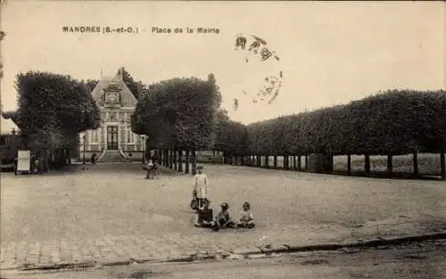 Ak Mandres les Roses Val de Marne, Place de la Mairie