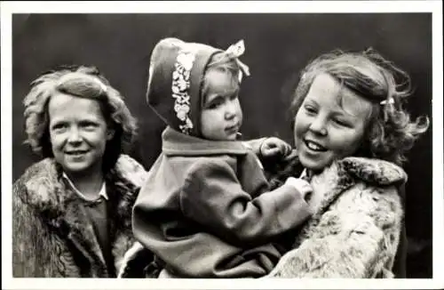 Ak Schiphol März 1950, Prinzessin Beatrix, Schwester