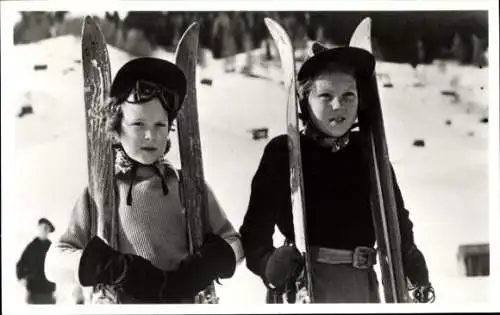 Ak Prinzessin Beatrix der Niederlande, Prinzessin Irene, Skiurlaub in St. Anton 1950