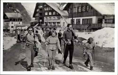 Ak Königin Juliana, Prinz Bernhard, Beatrix, Skiurlaub 1950