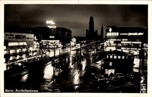 Ak Berlin Charlottenburg, Kurfürstendamm bei Nachtbeleuchtung, Weinbrand Jacobi, Klinke B567
