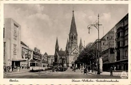 Ak Berlin Charlottenburg, Kurfürstendamm, Kaiser-Wilhelm-Gedächtniskirche, Stadtansicht, Straß...