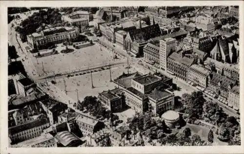 Ak Leipzig, Sächsisch Thüringische Ausstellung 1897, Luftaufnahme eines Platzes mit Gebäuden, ...