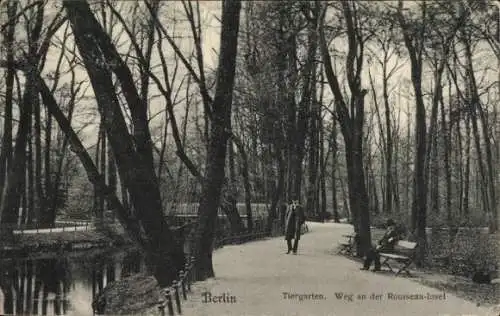 Ak Berlin Tiergarten, Tiergarten, Weg an der Rousseau-Insel, Bäume, Spaziergänger, Parkbank