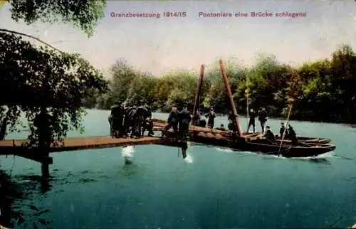 Ak Schweiz, Grenzbesetzung 1914/15, Pontoniere eine Brücke schlagend