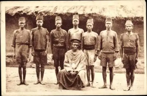 CPA Congo, Un chef medaille avec ses Soldats