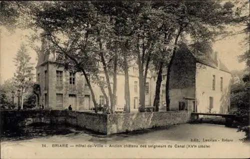 Ak Briare Loiret, Hôtel-de-Ville, château des seigneurs du Canal, 16. Jahrhundert