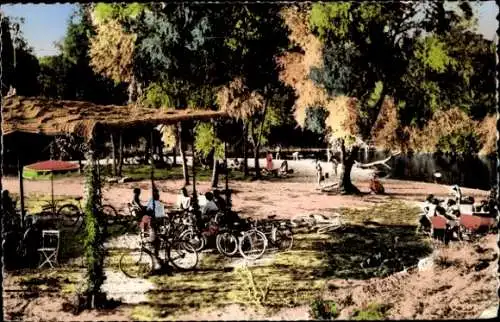 Ak Saint Florentin Yonne, Fahrräder beim Picknick
