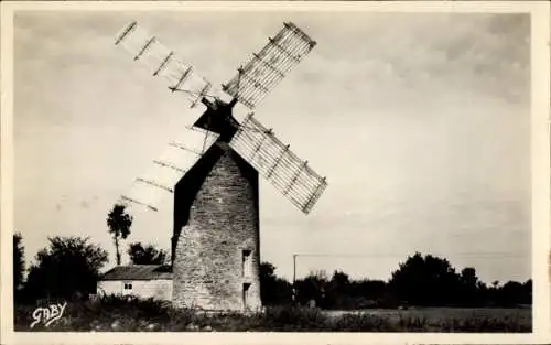 Ak Pipriac Ille et Vilaine, Windmühle, ländliche Umgebung, sonniger Himmel