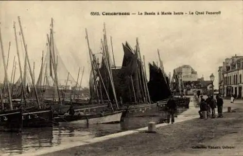 Ak Concarneau Finistère, Hafenansicht, Boote, Le Quai Peneroft,  