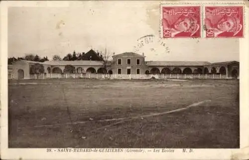 CPA Saint Médard de Guizères Gironde, Les Ecoles