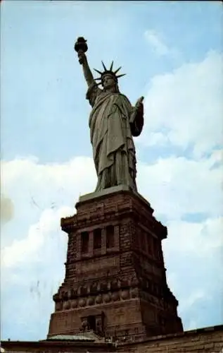 Ak New York City USA, Statue of Liberty, 300 Fuß hoch, 205 Tonnen schwer, Liberty Island