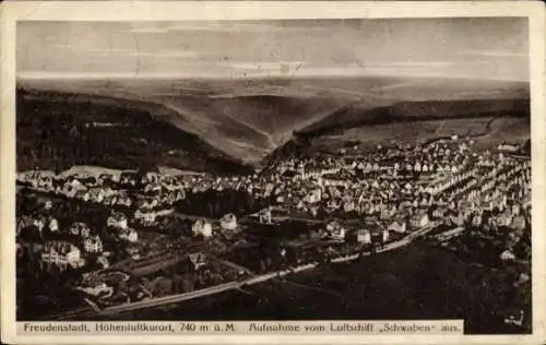 Ak Freudenstadt im Schwarzwald, Luftaufnahme von  Höhenluftkurort, 740 m ü. M.