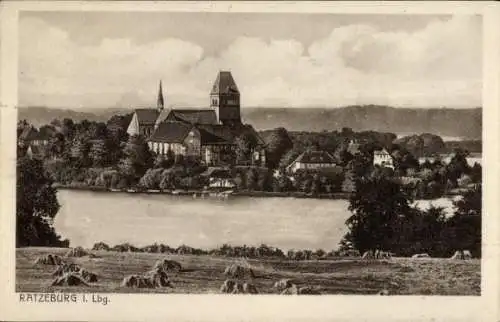 Ak Ratzeburg im Herzogtum Lauenburg, Stadtansicht, Ratzeburger Dom, Fluss, Landschaft