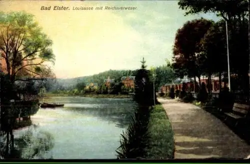 Ak Bad Elster im Vogtland, Landschaft mit Louisasee, parkähnlicher Weg, Bäume, Häuser