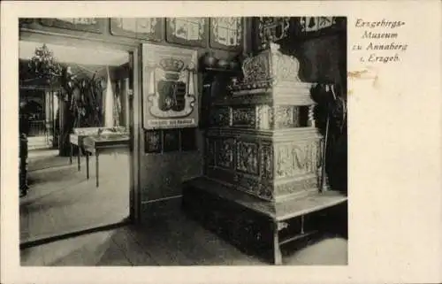 Ak Annaberg Buchholz im Erzgebirge, Erzgebirgs-Museum, Annaberger Prunkofen,  Möbel, Innenansicht