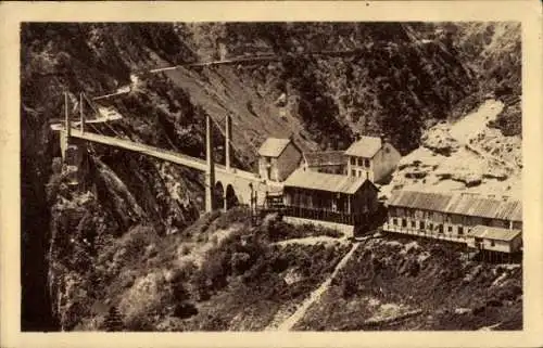 Ak La Mure Isère, Brücke, Gebäude, Gebirge, Landschaft, Schwarz-Weiß