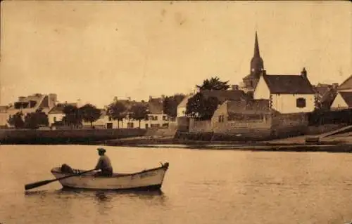 Ak Locmariaquer Morbihan, Blick auf  Kahn auf dem Wasser, Kirche