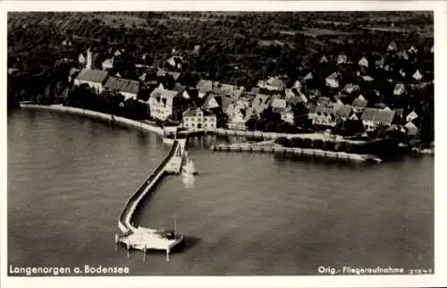Ak Langenargen am Bodensee, Fliegeraufnahme, Schiffsanleger