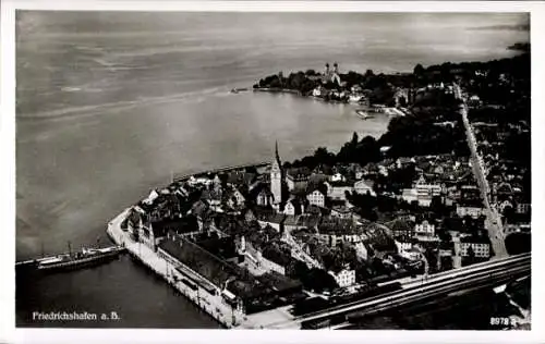 Ak Friedrichshafen am Bodensee, Luftschiff Graf Zeppelin, Fliegeraufnahme