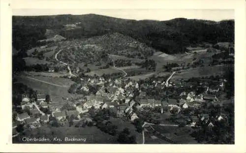 Ak Backnang in Württemberg, Luftaufnahme von Oberbrüden, hügelige Landschaft, Wohnhäuser