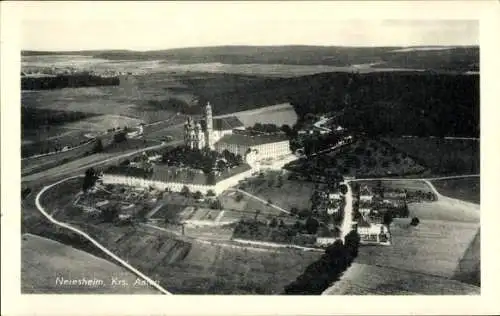 Ak Neresheim in Württemberg, Luftaufnahme von  Kloster, Landschaft, Wolken, Straße