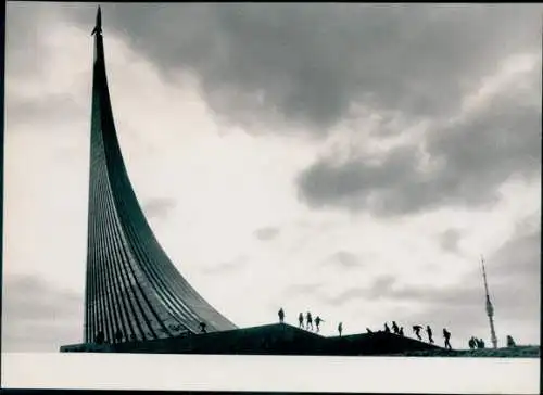 Foto Moskau, Denkmal für die Eroberer des Weltraums, 1983