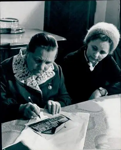 Foto Koroljow Museum, Anna Timofejewna, Zoja Aleksejewna, Mutter und Schwester von Juri Gagarin