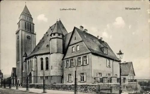 Ak Wiesbaden in Hessen, Luther-Kirche