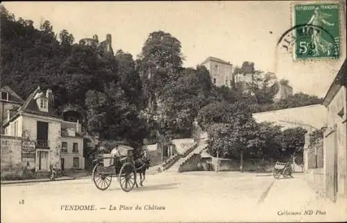 Ak Vendôme Loir et Cher, La Place du Chateau